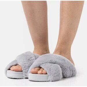 NIB TOMS Women's 'Susie Eva' Slides Gray Faux Fur Fuzzy Cozy Slippers SZ 9